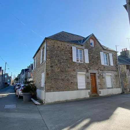 Hébergement de vacances Les Herbus Angle Rue De L'avant-garde Et 31 Rue Jérémie