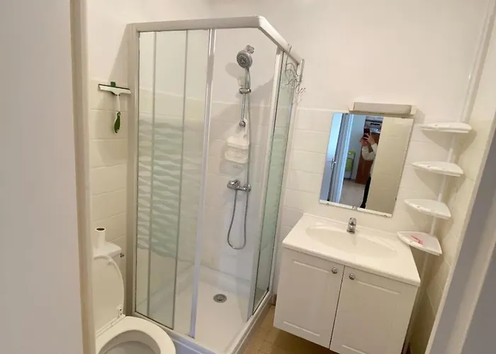 Les Herbus Angle Rue De L'avant-garde Et 31 Rue Jeremie *